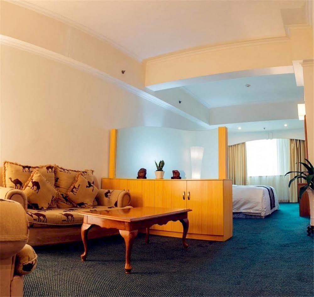 Lijing Grand Hotel City Center Liuzhou Exterior foto