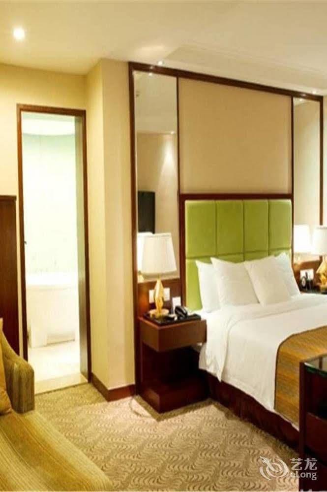 Lijing Grand Hotel City Center Liuzhou Exterior foto
